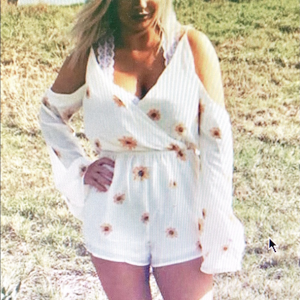 Open Shoulder Bell Bottom Sleeve Daisy Romper